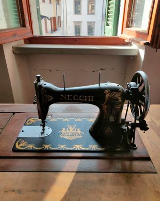 macchina da cucire a pedale 