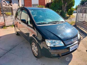 Fiat Idea 1.2 16V BlackLabel !!