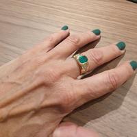 Elegante anello di smeraldo con diamantini