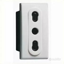 Presa Bipasso Bivalente 10A/16A Legrand Cross