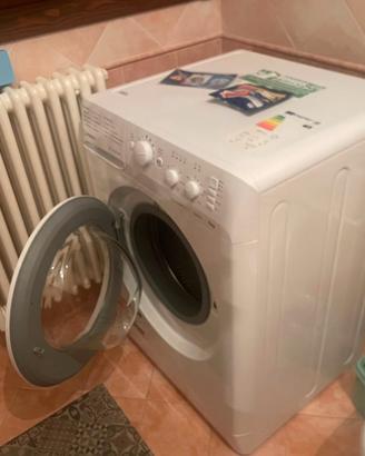 Lavatrice Indesit 7kg - Pari al nuovo in Garanzia