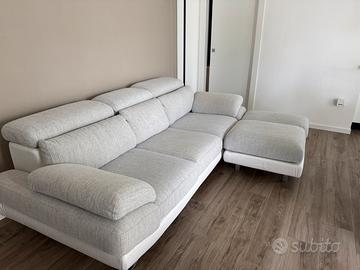 Divano 4 posti 247cm + pouf. - come nuovo