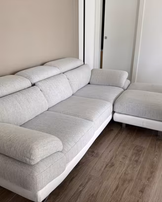 Divano 4 posti 247cm + pouf. - come nuovo