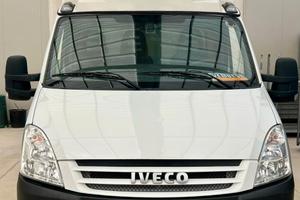 IVECO DAILY 3512 CON PEDANA