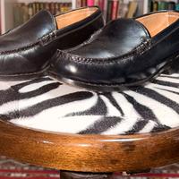 Mocassini classici in pelle nera da donna