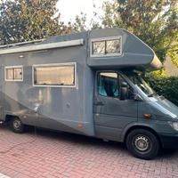 Camper mansardato Adria Adriatik cambio automatico
