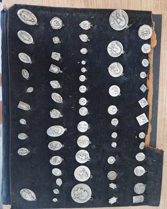 Collezione medagliette e ciondoli devozionali