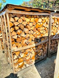 Legna da ardere sfusa o su bancale e pellet