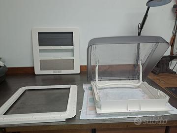 Oblò Dometic per camper