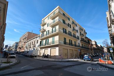 VIA DEL VESPRO - 3 locali luminoso in pieno centro