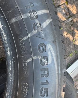 Gomme Dunlop 185/65R15