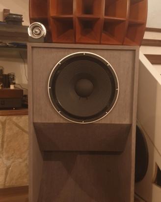 Diffusori casse acustiche e restauro su misura