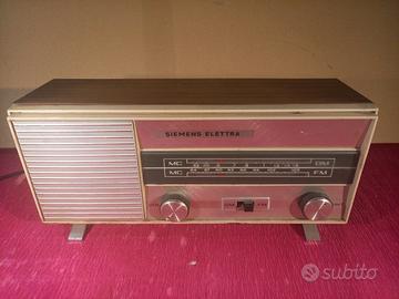 Radio FM a valvole SIEMENS RR627 del 1962