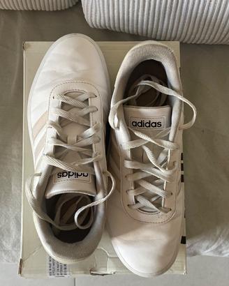 Scarpe Adidas court platform