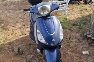 Piaggio fly 150