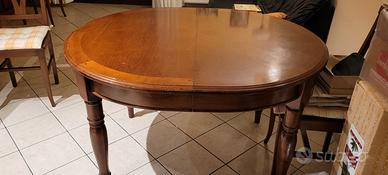 tavolo ovale in legno pregiato 