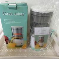 Spremiagrumi elettrico nuovo