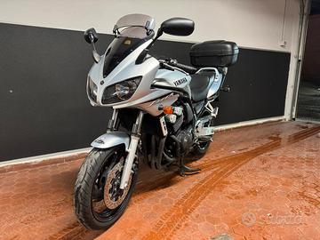 Yamaha FZS 600 Fazer