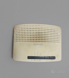 Modem Router Technicolor TG582n con Accessori