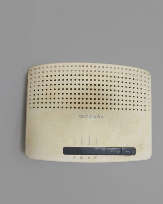 Modem Router Technicolor TG582n con Accessori
