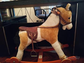 cavallo a dondolo
