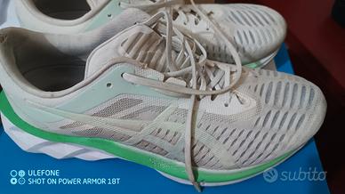 scarpa Asics novablast usata 