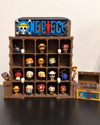 Espositore Kinder Joy One Piece e baule per carte