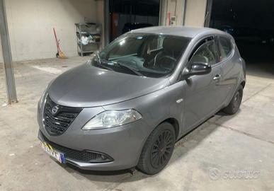 Lancia Ypsilon 1.2 69 CV 5 porte GPL Ecochic Plati