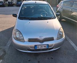 TOYOTA Yaris - 2002