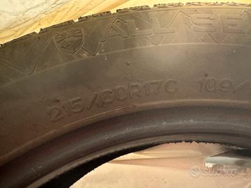 Gomme 215/60 R17