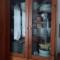 vetrina con due ante e due cassetti