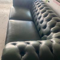 Divano chesterfield