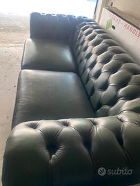 Divano chesterfield