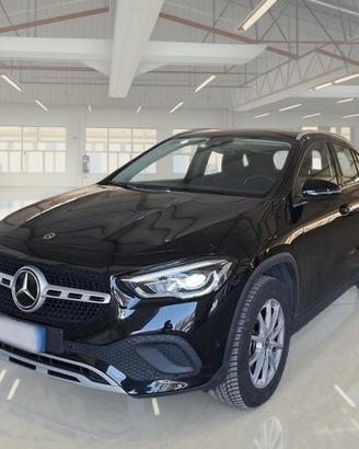 MERCEDES-BENZ GLA 180 AUTOMATIC BUSINESS EXTRA CRO