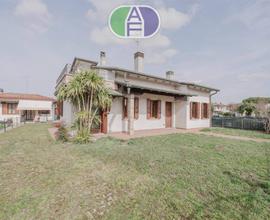 MIRA CASA SINGOLA CON GIARDINO DI 300 MQ
