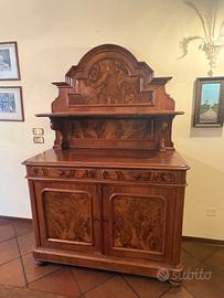 Credenza antica con alzatina in radica di noce