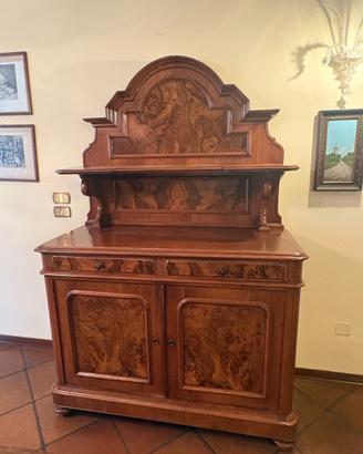 Credenza antica con alzatina in radica di noce