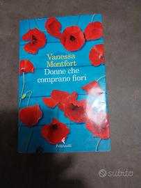 Donne che comprano i fiori 