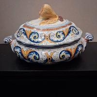 Zuppiera con coperchio in ceramica