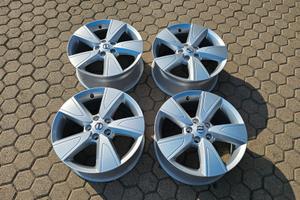 Cerchi in lega Volvo