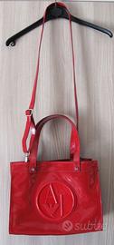 Borsa Armani vernice a spalle e a mano