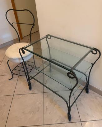 Sedia e tavolino