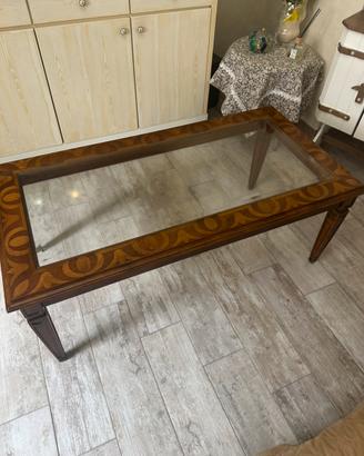 Tavolo elegante da salone