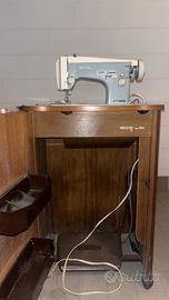 Macchina da cucire Necchi a ribalta