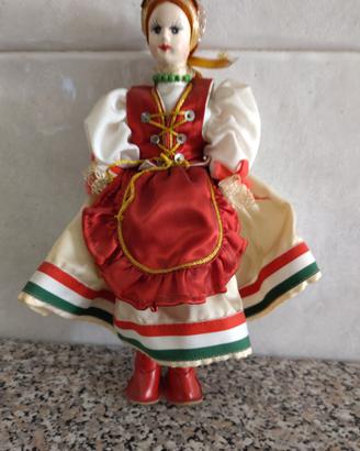 Bambola da collezione in porcellana