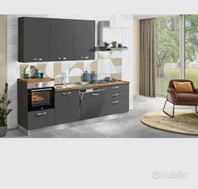 Cucina completa usata in buon stato – €550
