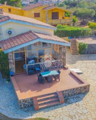 VILLA A SCHIERA A OLBIA
