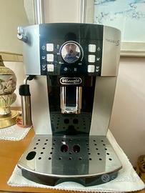 Macchina caffè DeLonghi Magnifica S