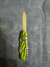 Coltello multiuso con bussola