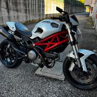 Ducati Monster 796+